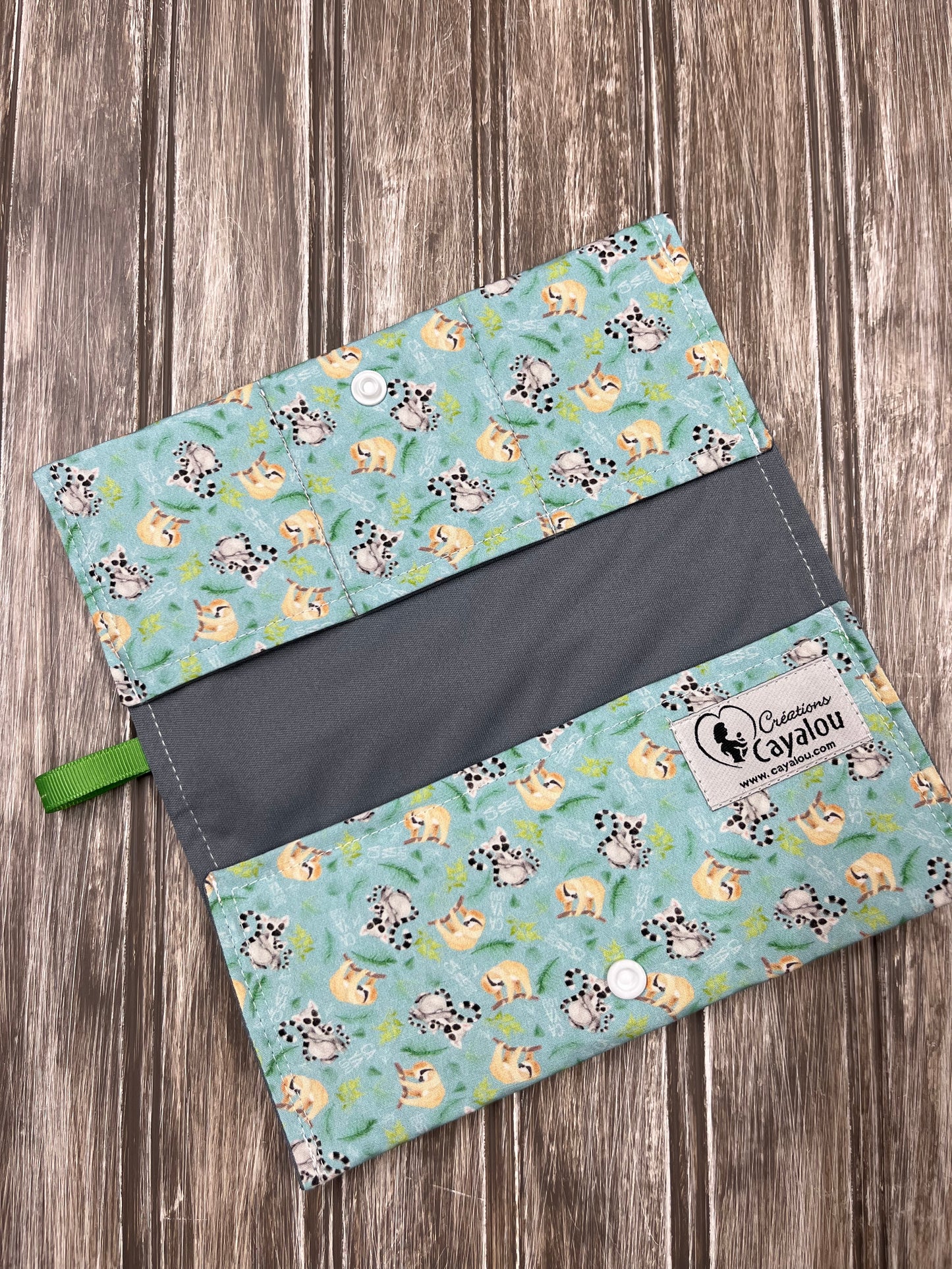 Étui Protège-Carnet de Santé et Cartes Lémurien et Paresseux